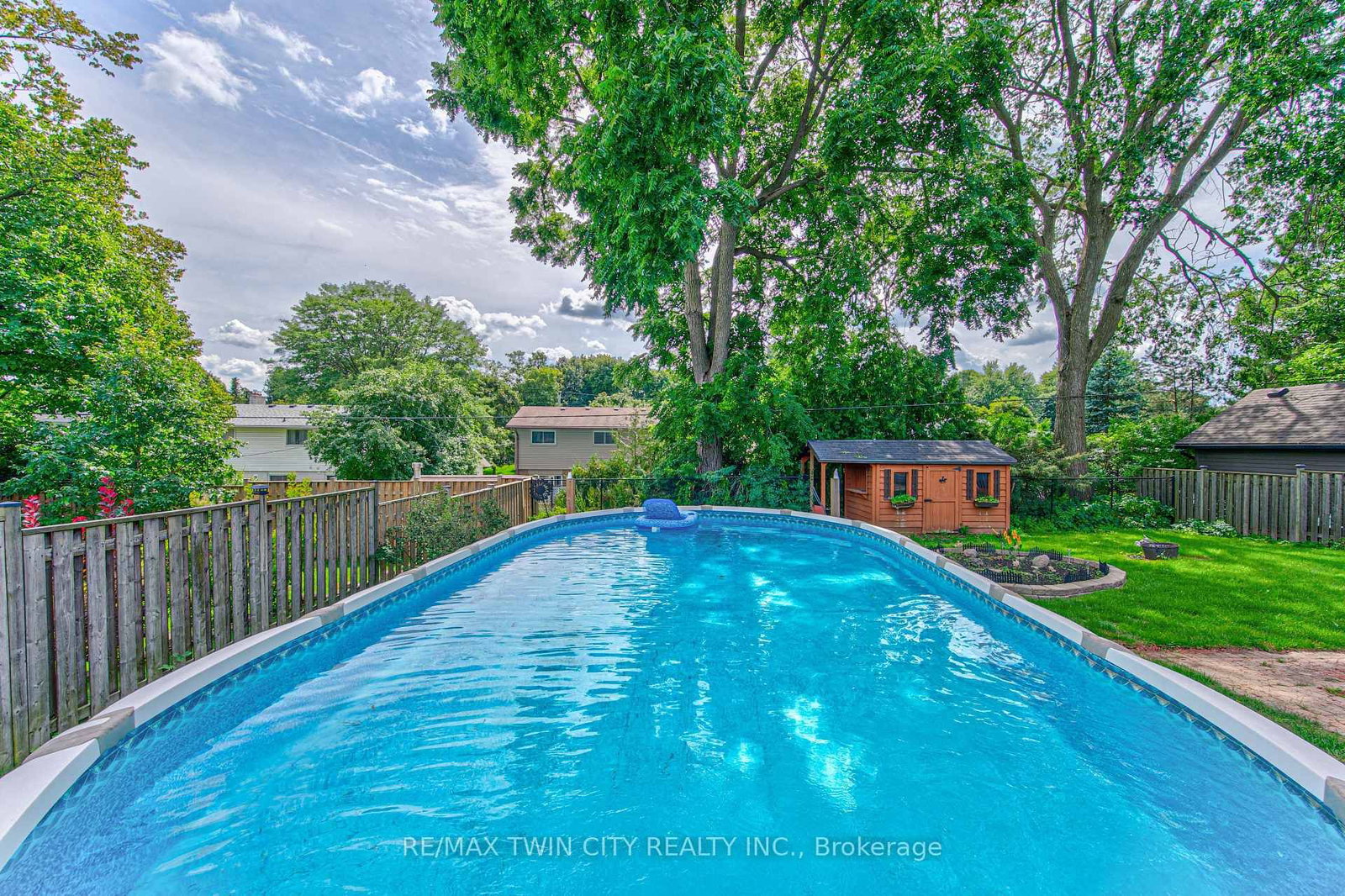 104 Springbank Crescent • Waterloo, ON photo 31