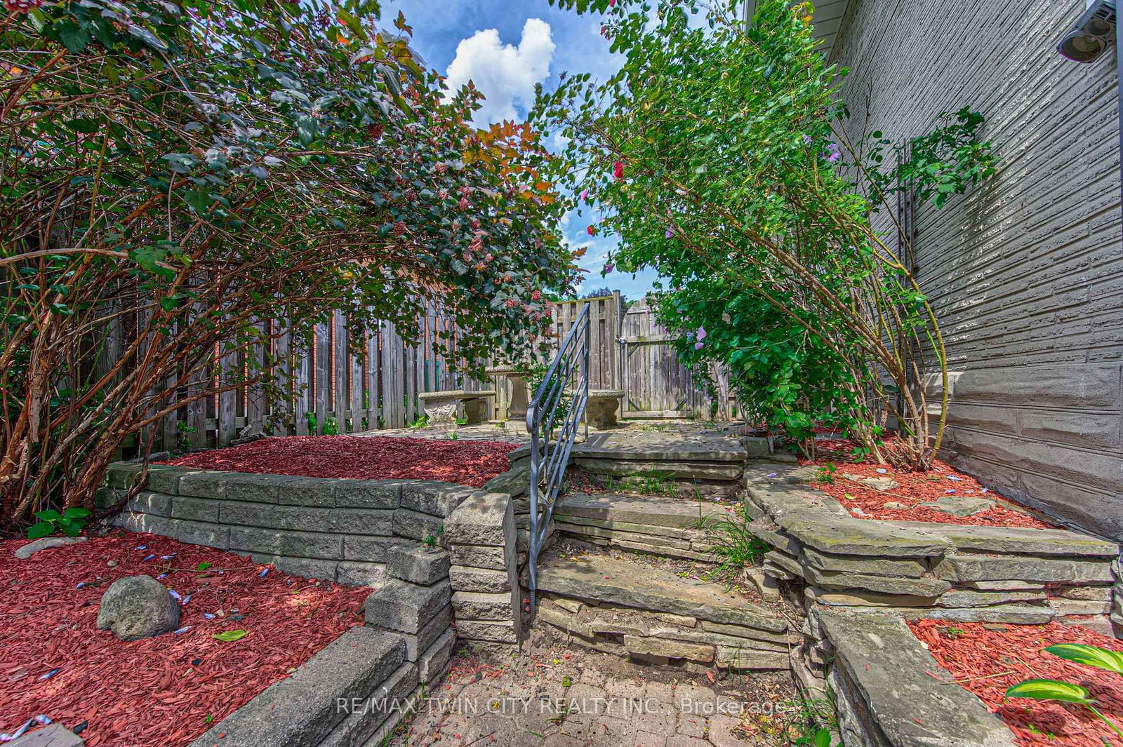 104 Springbank Crescent • Waterloo, ON photo 36