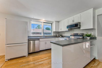 104 Springbank Crescent • Waterloo, ON photo 9