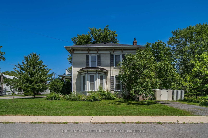 182 Water Street W