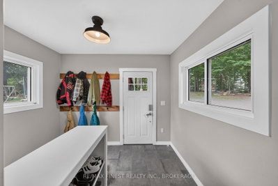 6213 Perth Road • Perth Road, ON photo 3