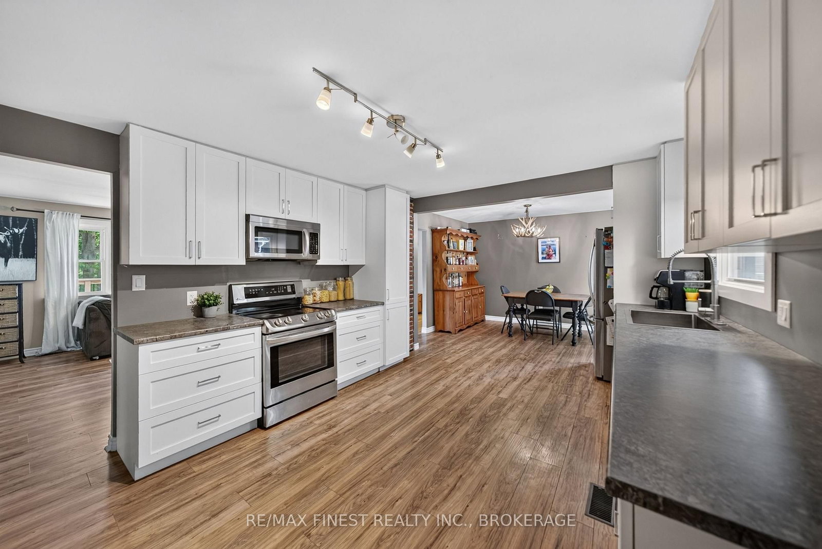 6213 Perth Road • Perth Road, ON photo 4