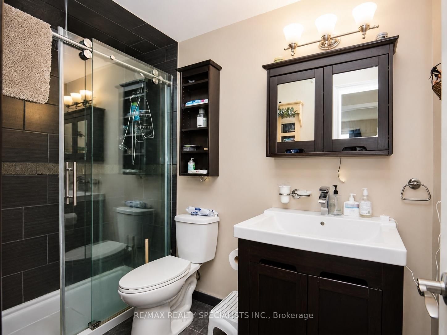 512 First Avenue • Welland, ON photo 9