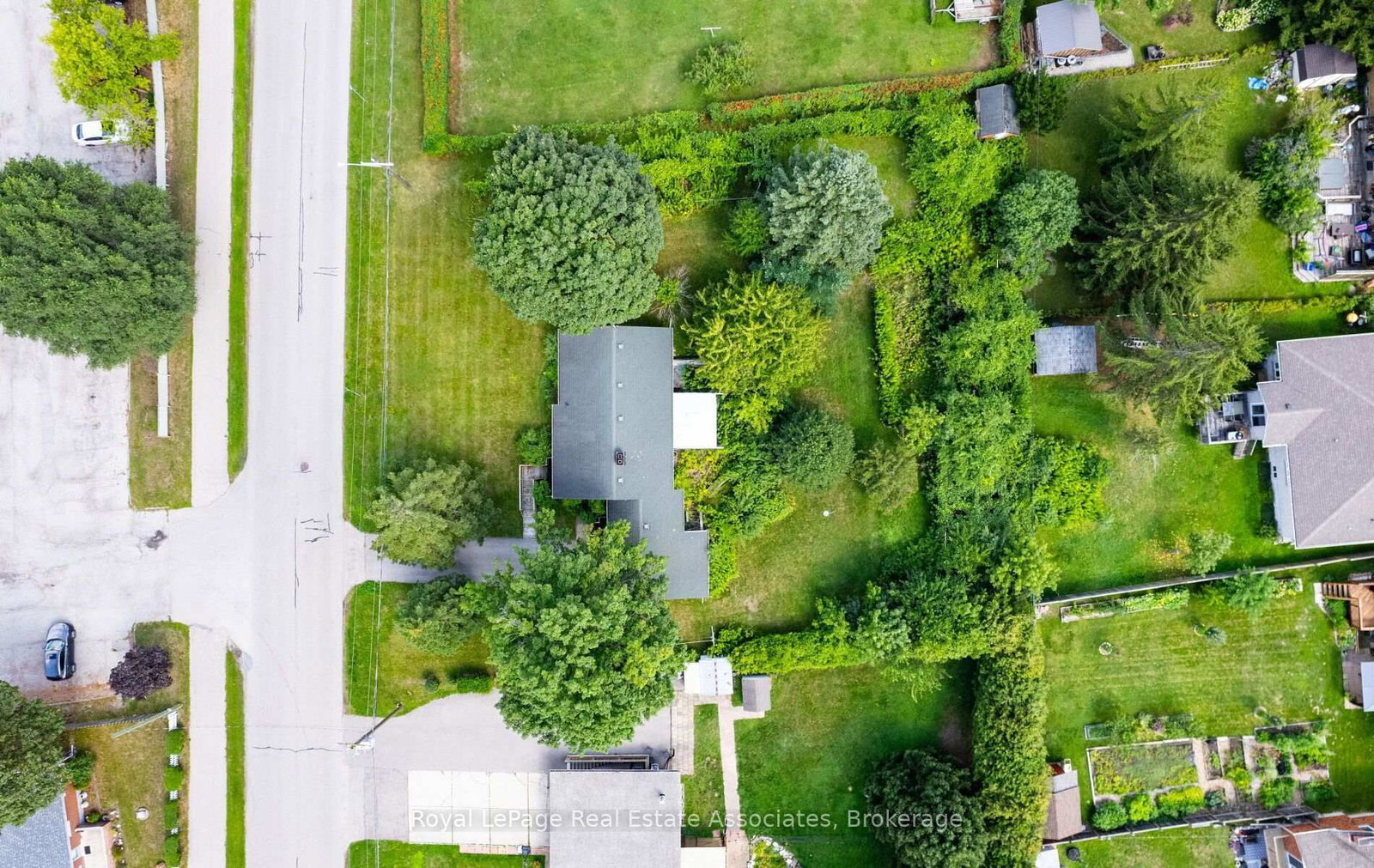 27 Rothsay Avenue • Kitchener, ON photo 26