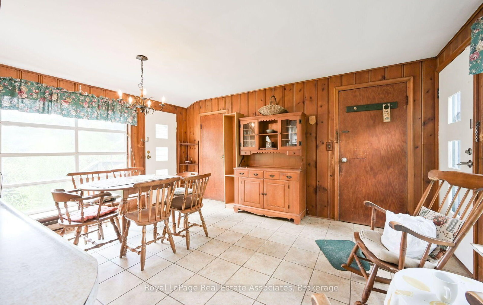 27 Rothsay Avenue • Kitchener, ON photo 9