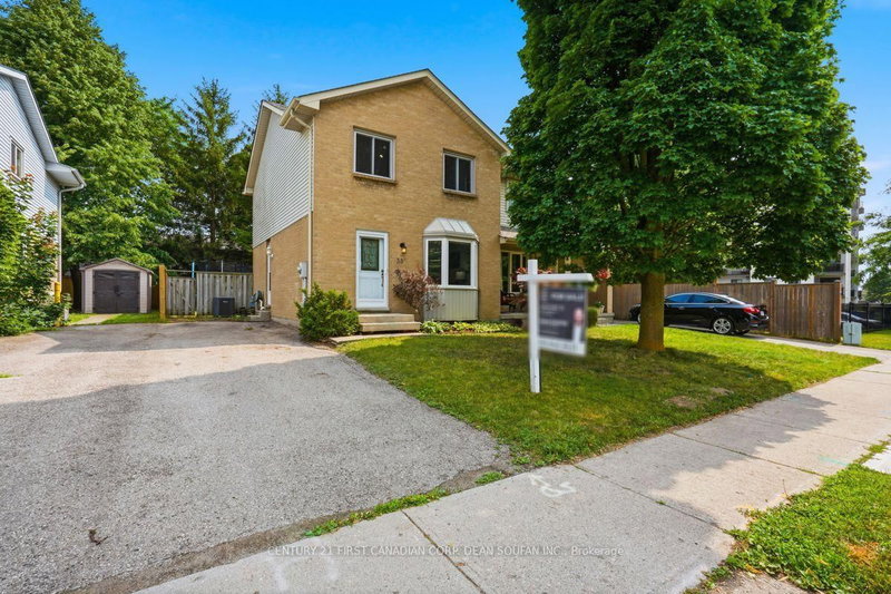 33 Ashley Crescent