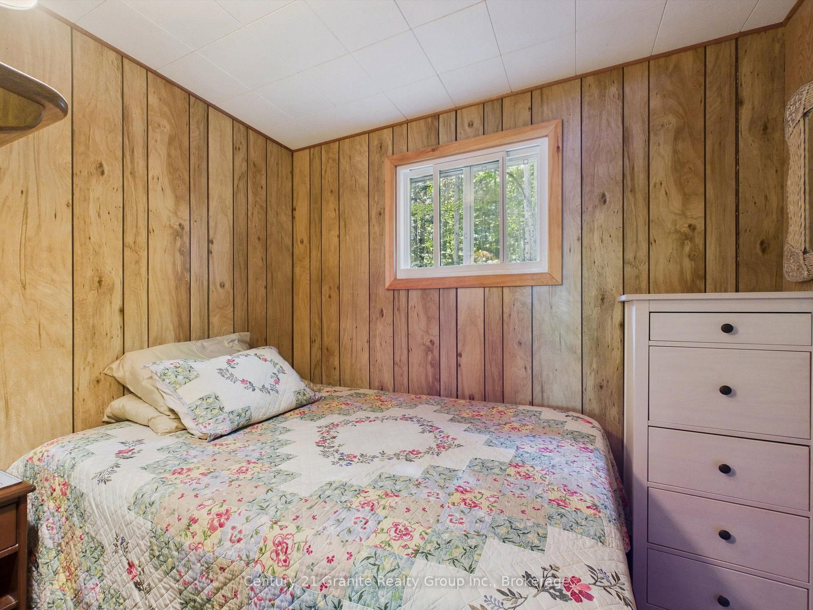 1045 Heritage Lane • Algonquin Highlands, ON photo 17