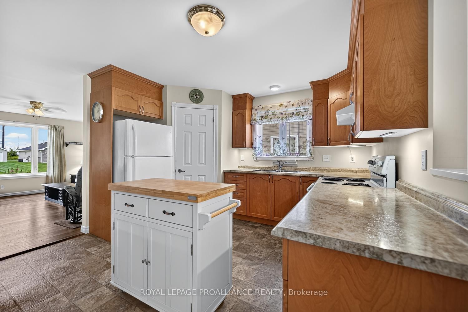10726 West End Terrace E • South Dundas, ON photo 13