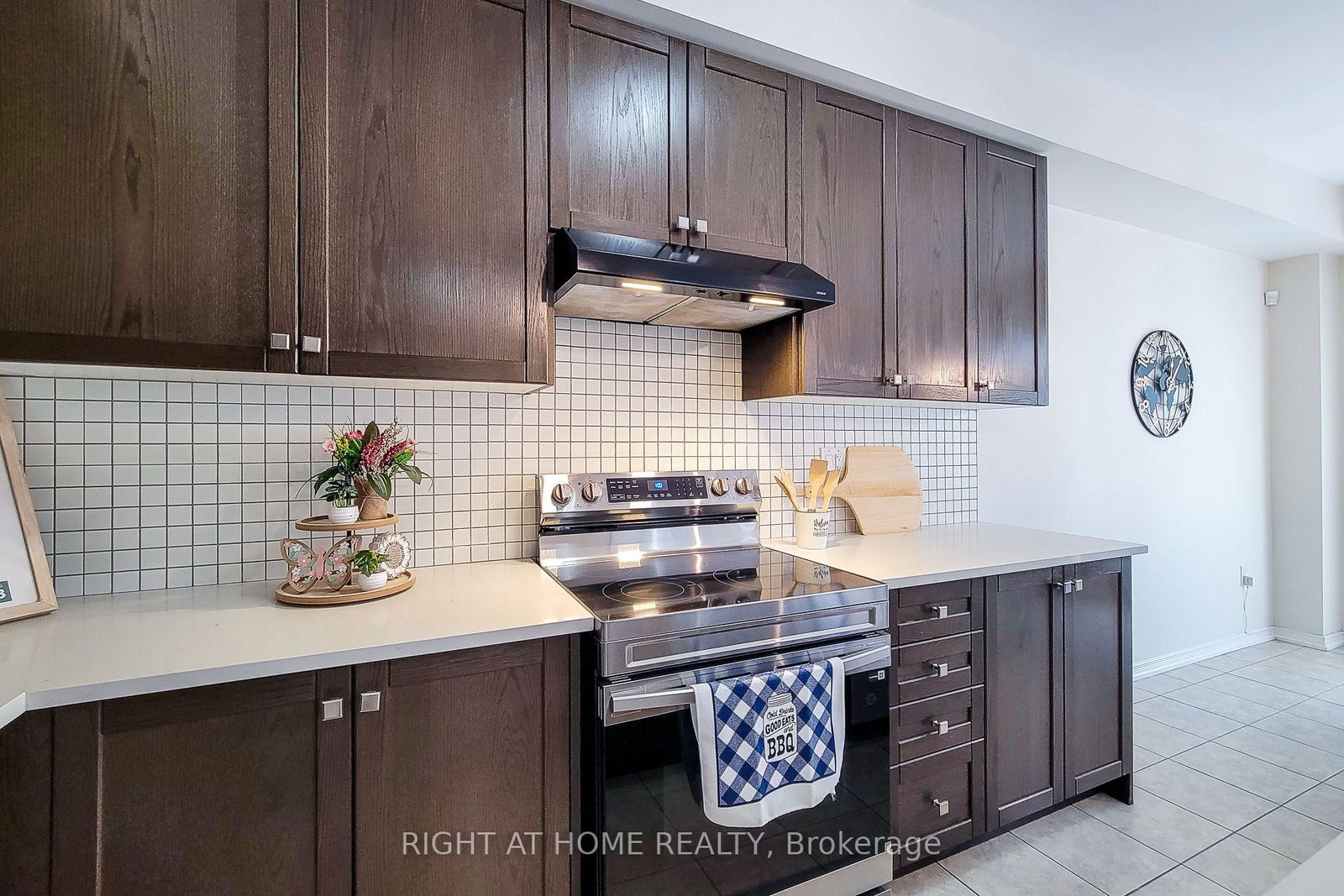 11 Esther Crescent • Thorold, ON photo 13