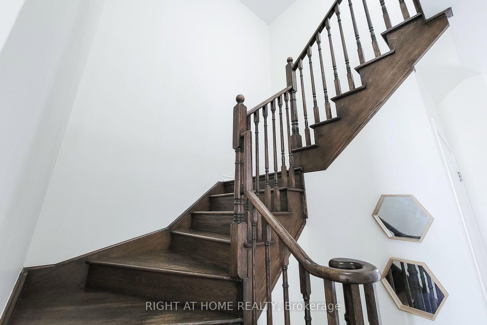 11 Esther Crescent • Thorold, ON photo 22