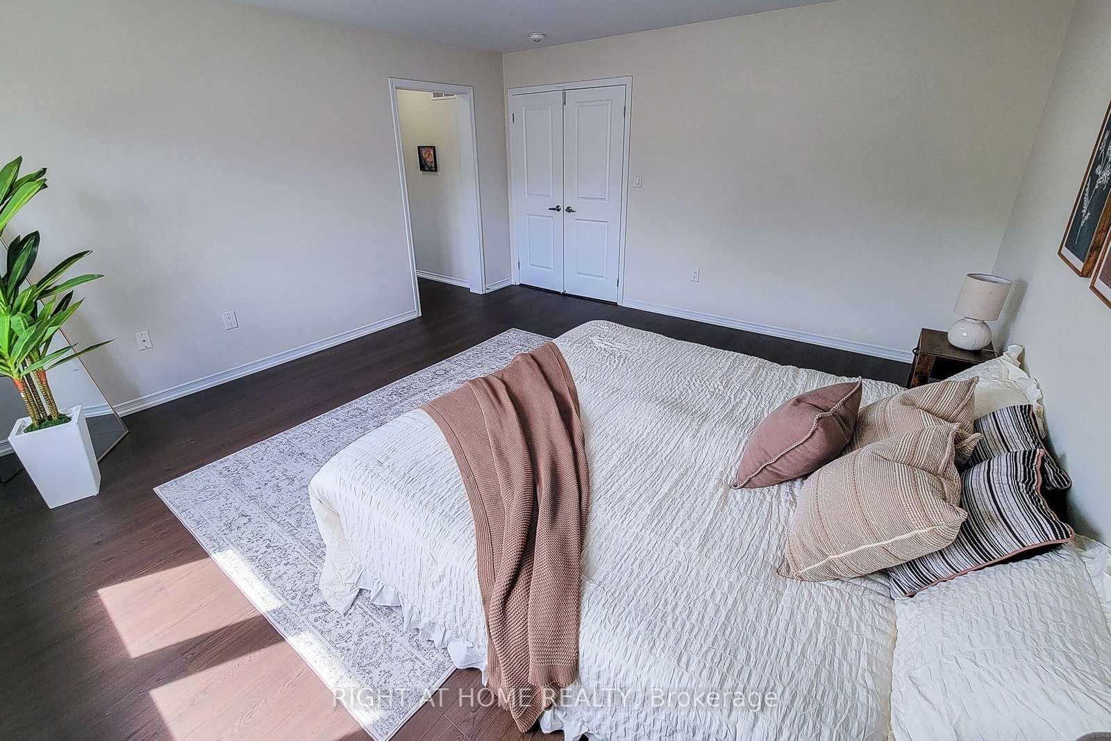 11 Esther Crescent • Thorold, ON photo 25