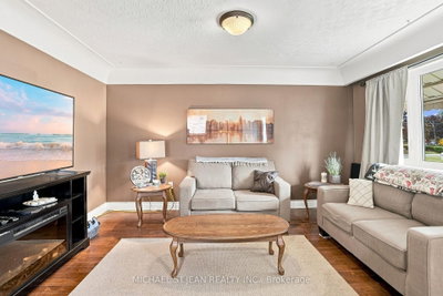 111 Sharon Avenue • Hamilton, ON photo 6