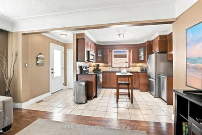 111 Sharon Avenue • Hamilton, ON photo 8