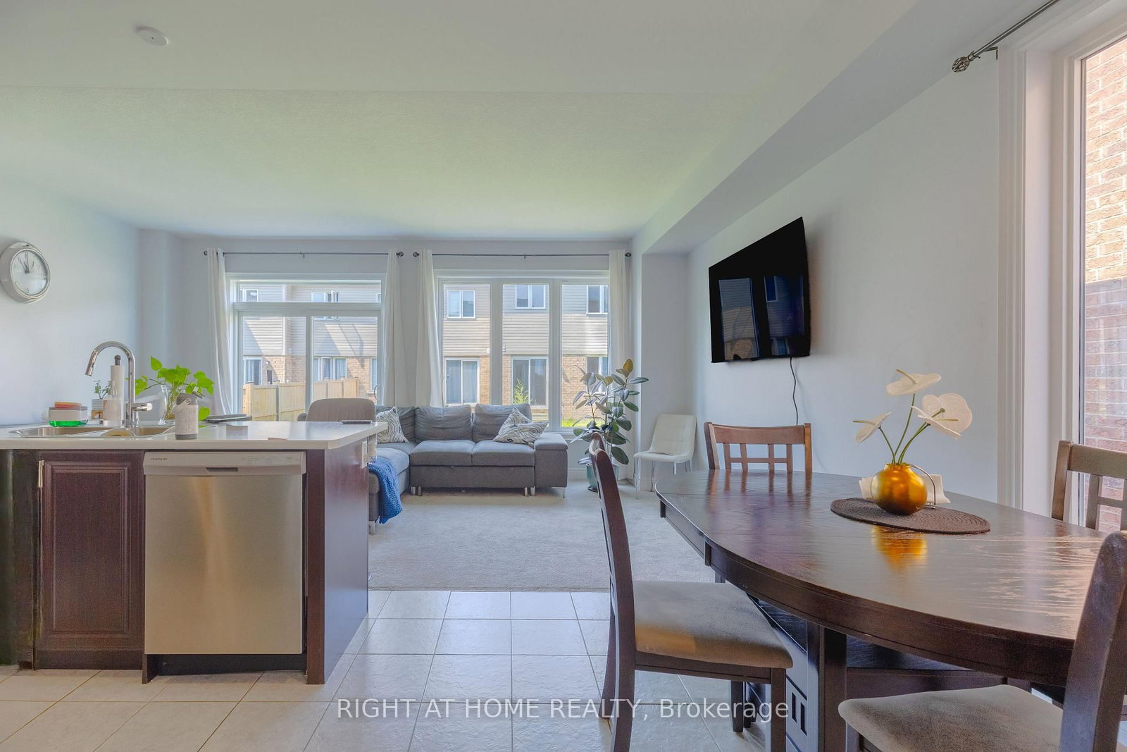 7648 Hackberry Trail • Niagara Falls, ON photo 10