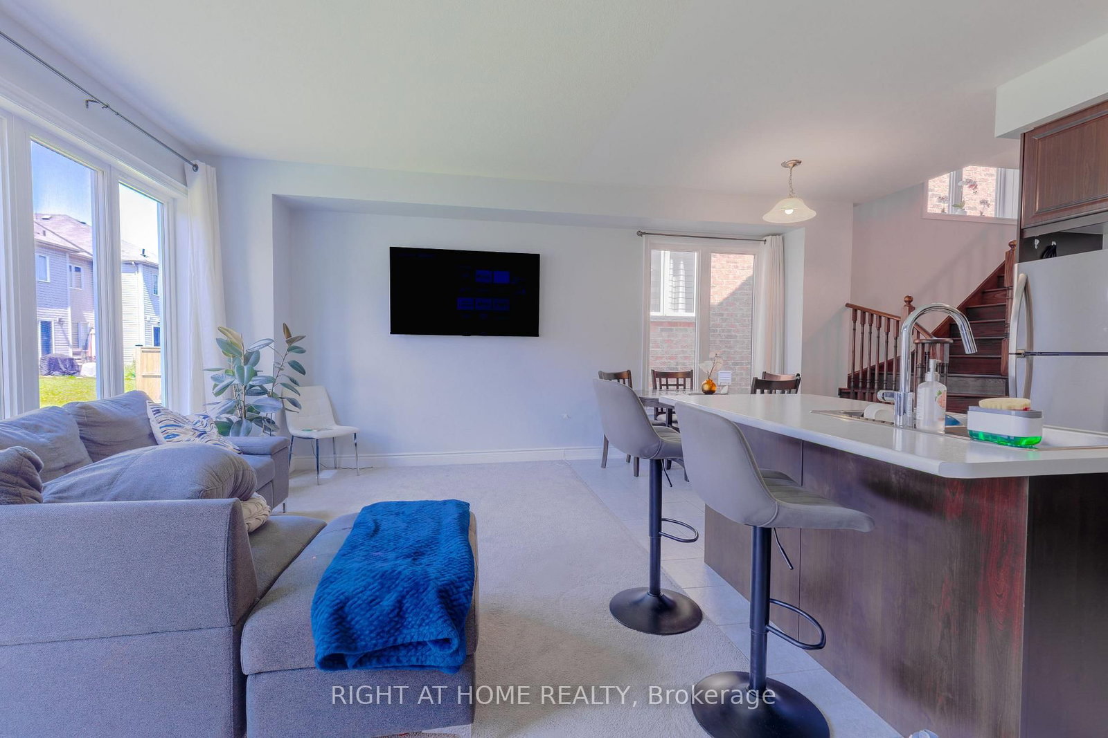 7648 Hackberry Trail • Niagara Falls, ON photo 11