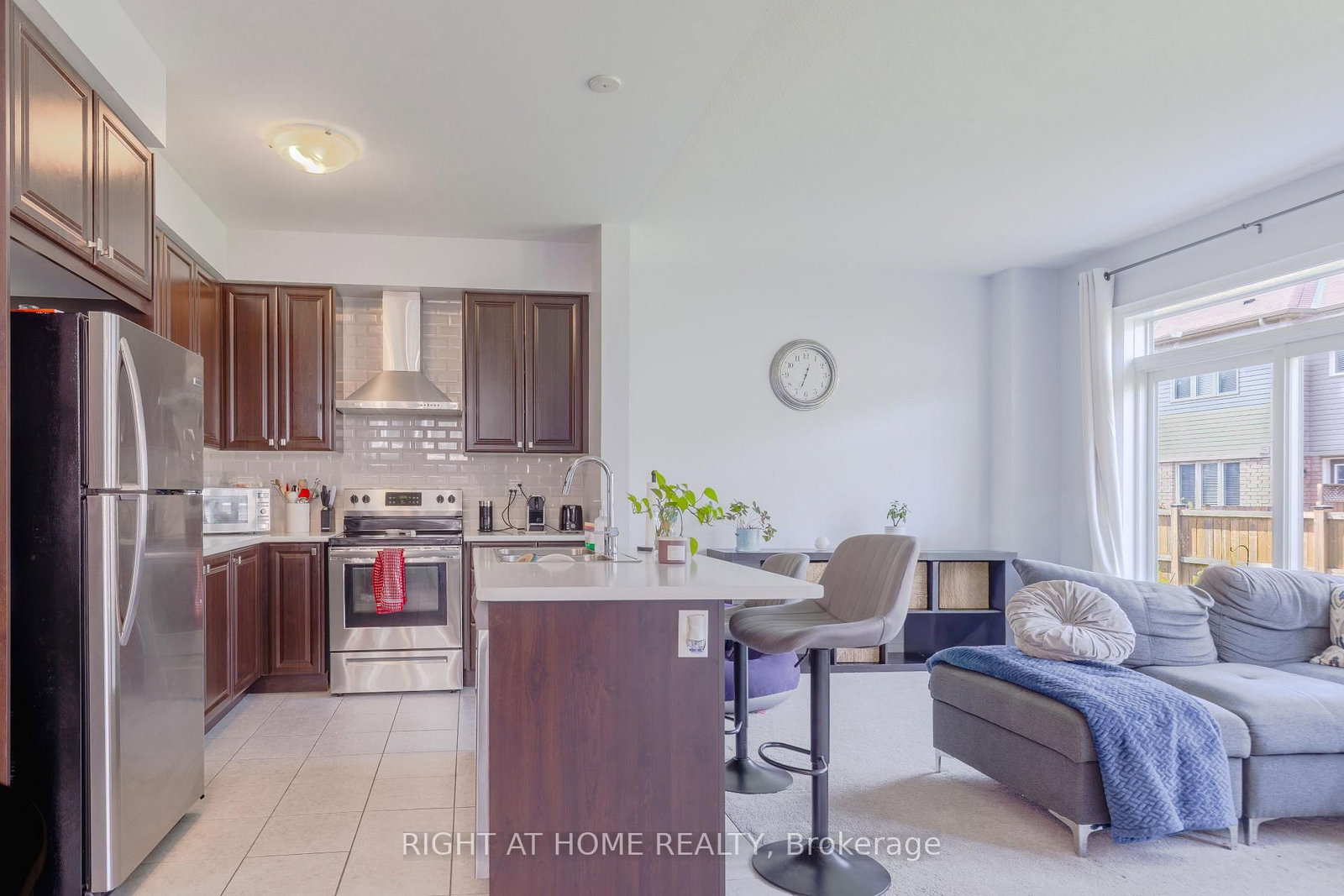 7648 Hackberry Trail • Niagara Falls, ON photo 8