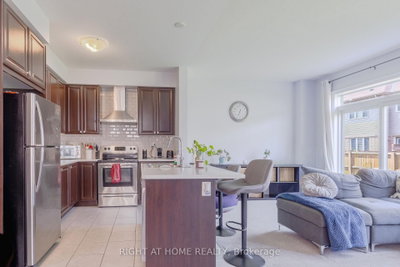 7648 Hackberry Trail • Niagara Falls, ON photo 8