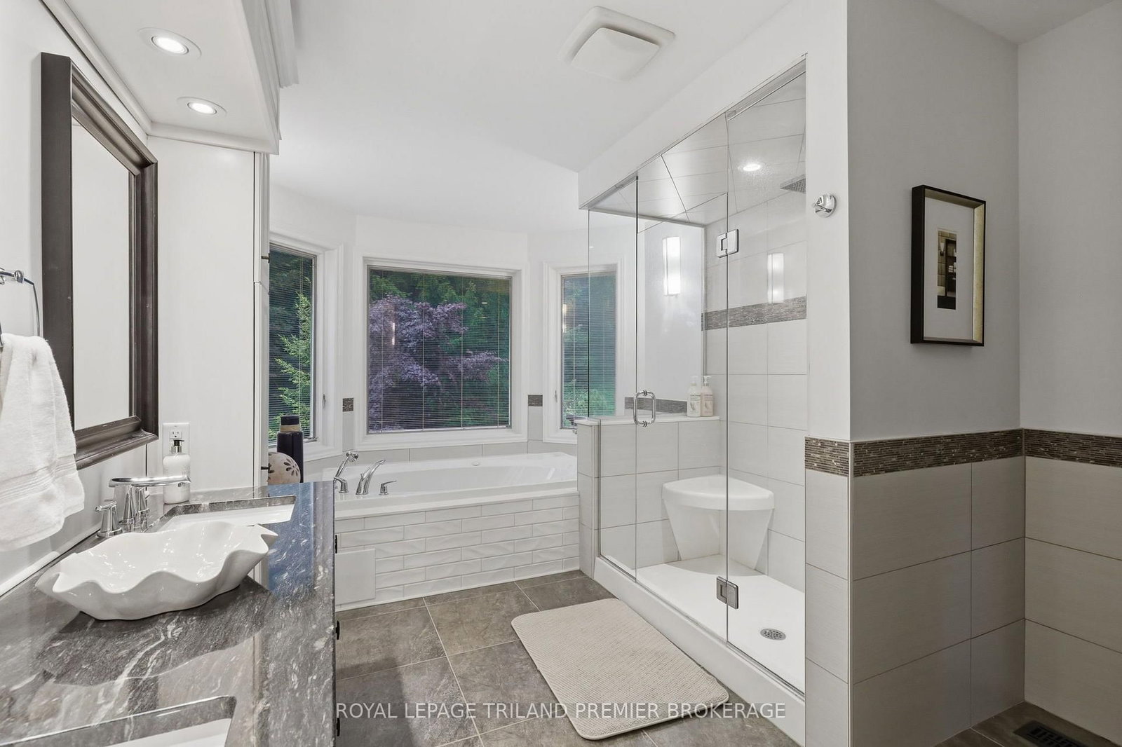 39 Hutchinson Place • Woodstock, ON photo 28