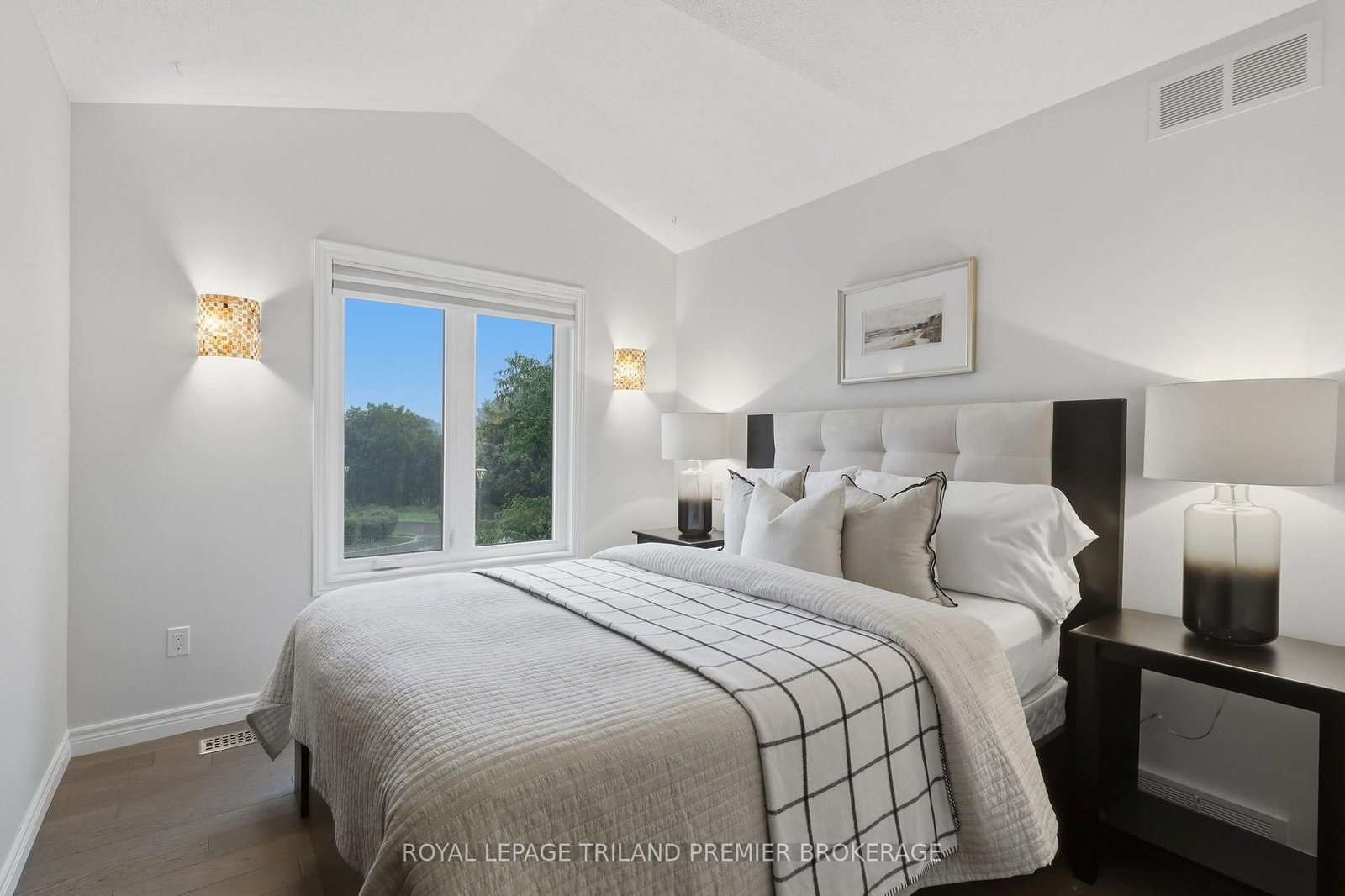 39 Hutchinson Place • Woodstock, ON photo 30