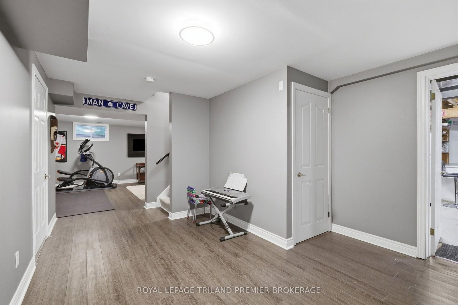 39 Hutchinson Place • Woodstock, ON photo 37