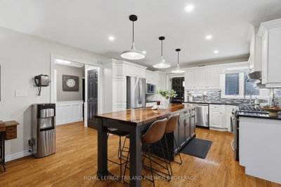 39 Hutchinson Place • Woodstock, ON photo 8
