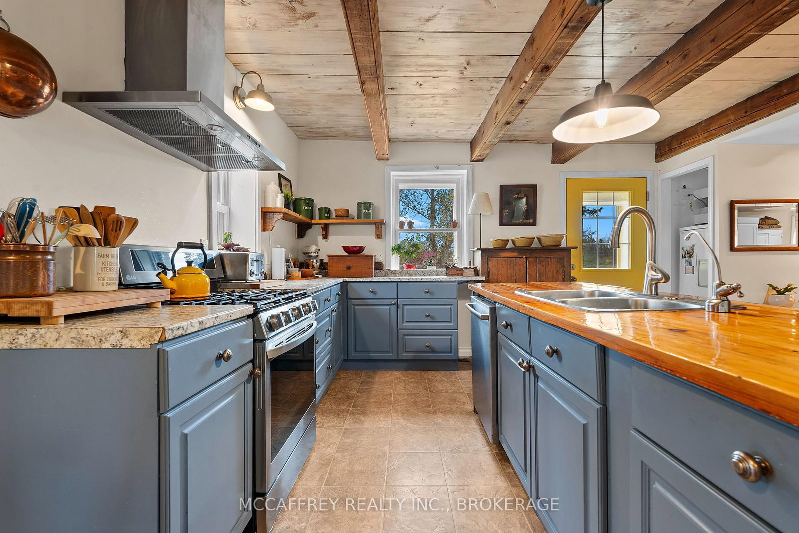 1549 DOYLE Road • Bath, ON photo 14