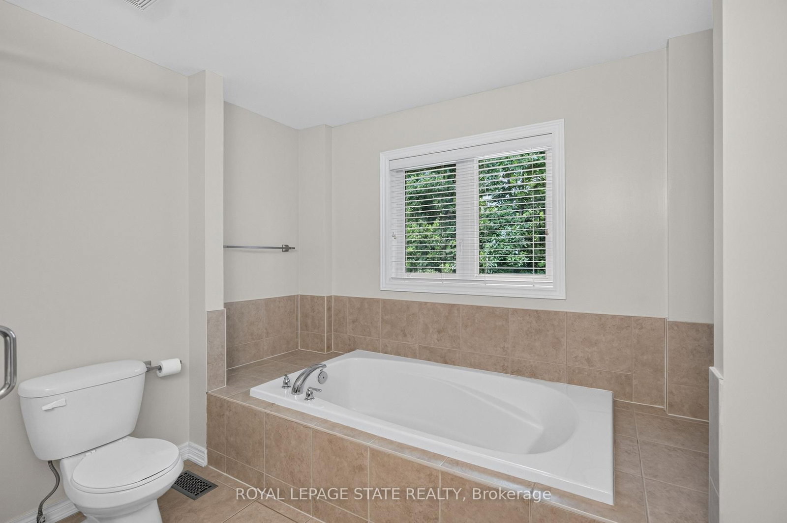 82 Maplevale Drive • Hamilton, ON photo 23