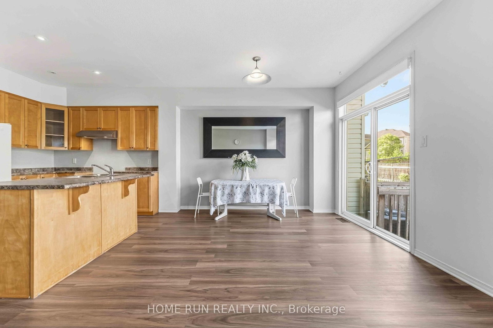 230 Badgeley Avenue • Ottawa, ON photo 11