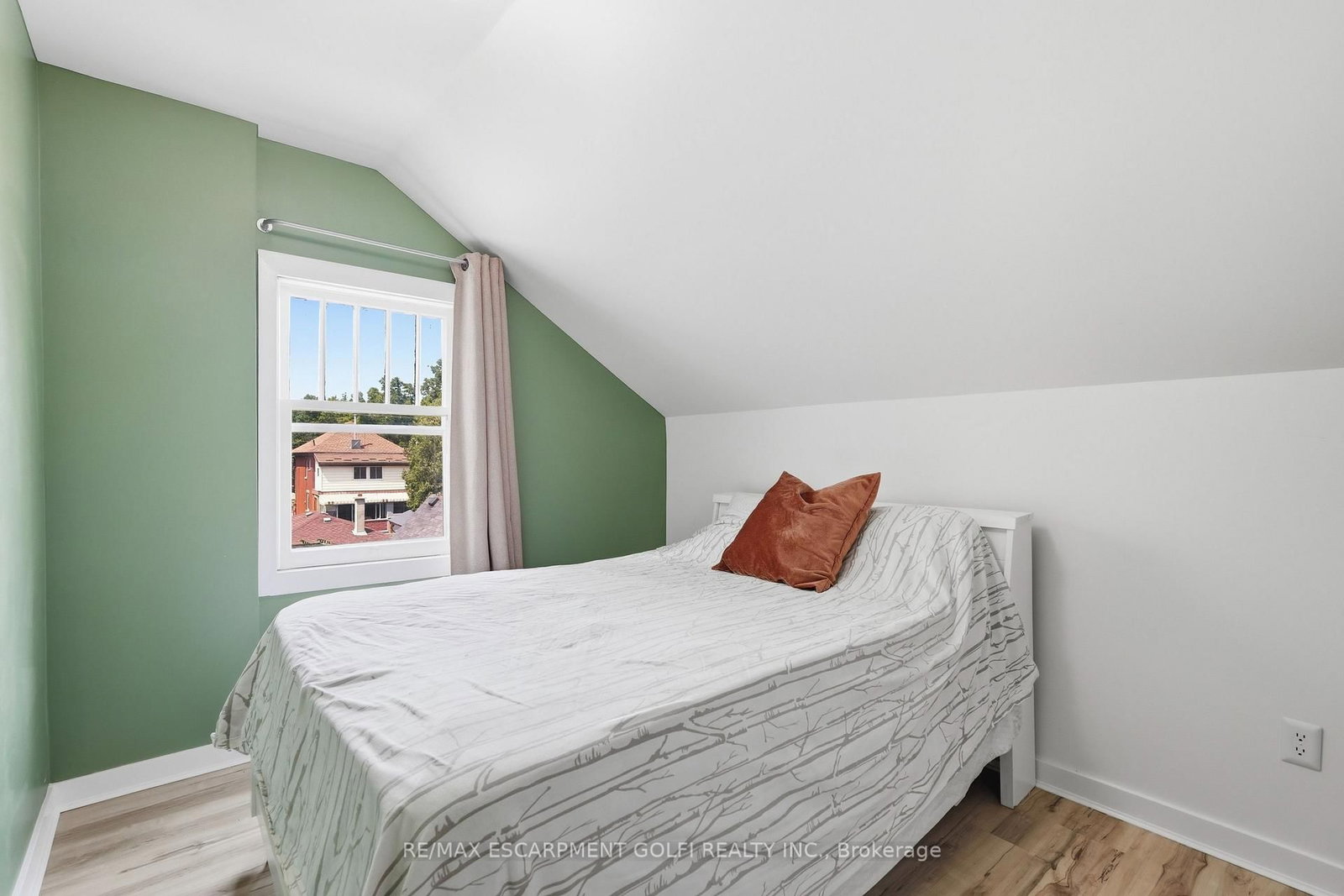 60 Oliver Street • Guelph, ON photo 24