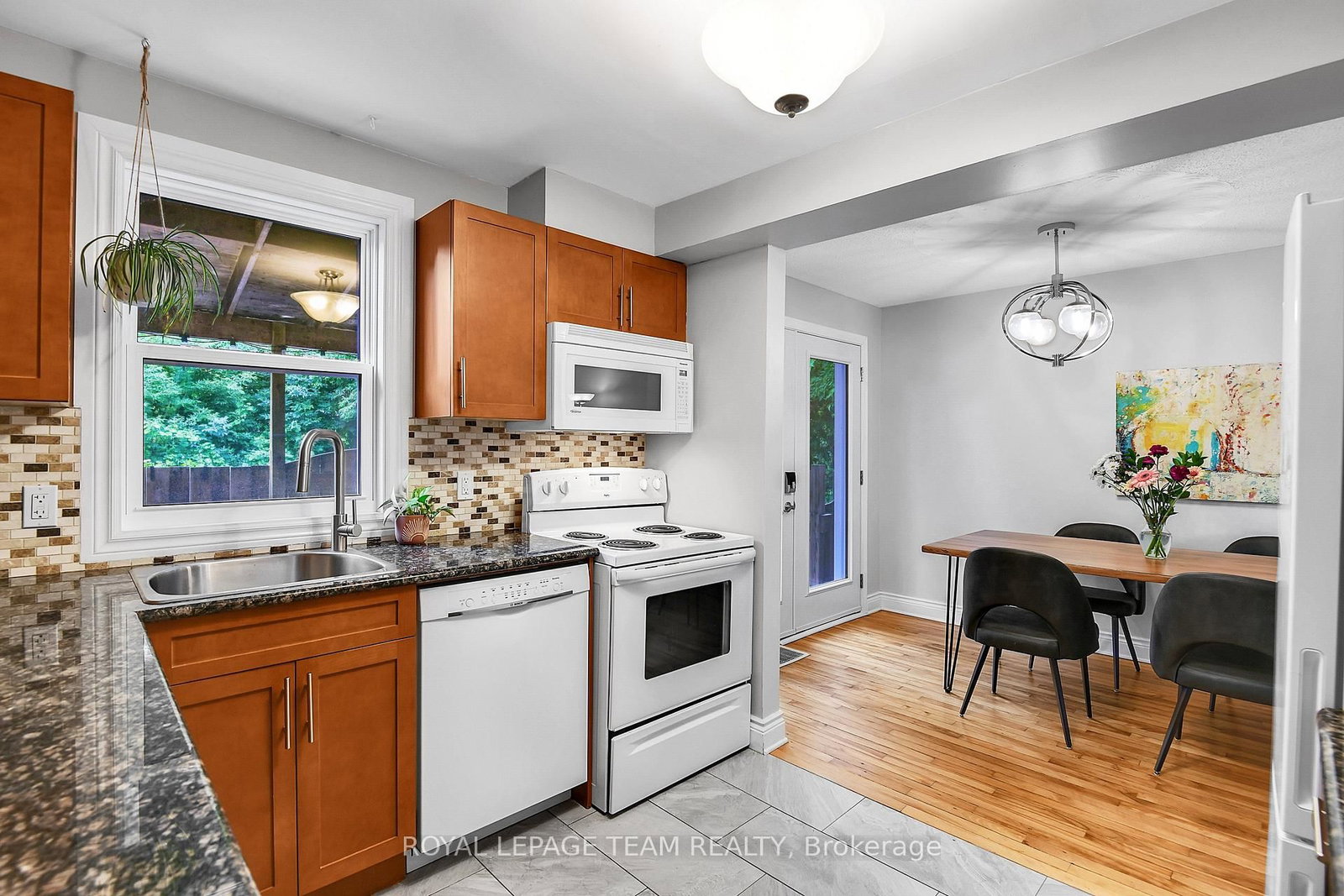 1248 Summerville Avenue • Ottawa, ON photo 13