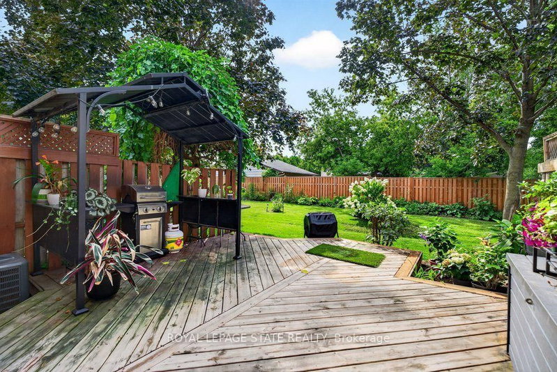 44 Frances Ave photo 5