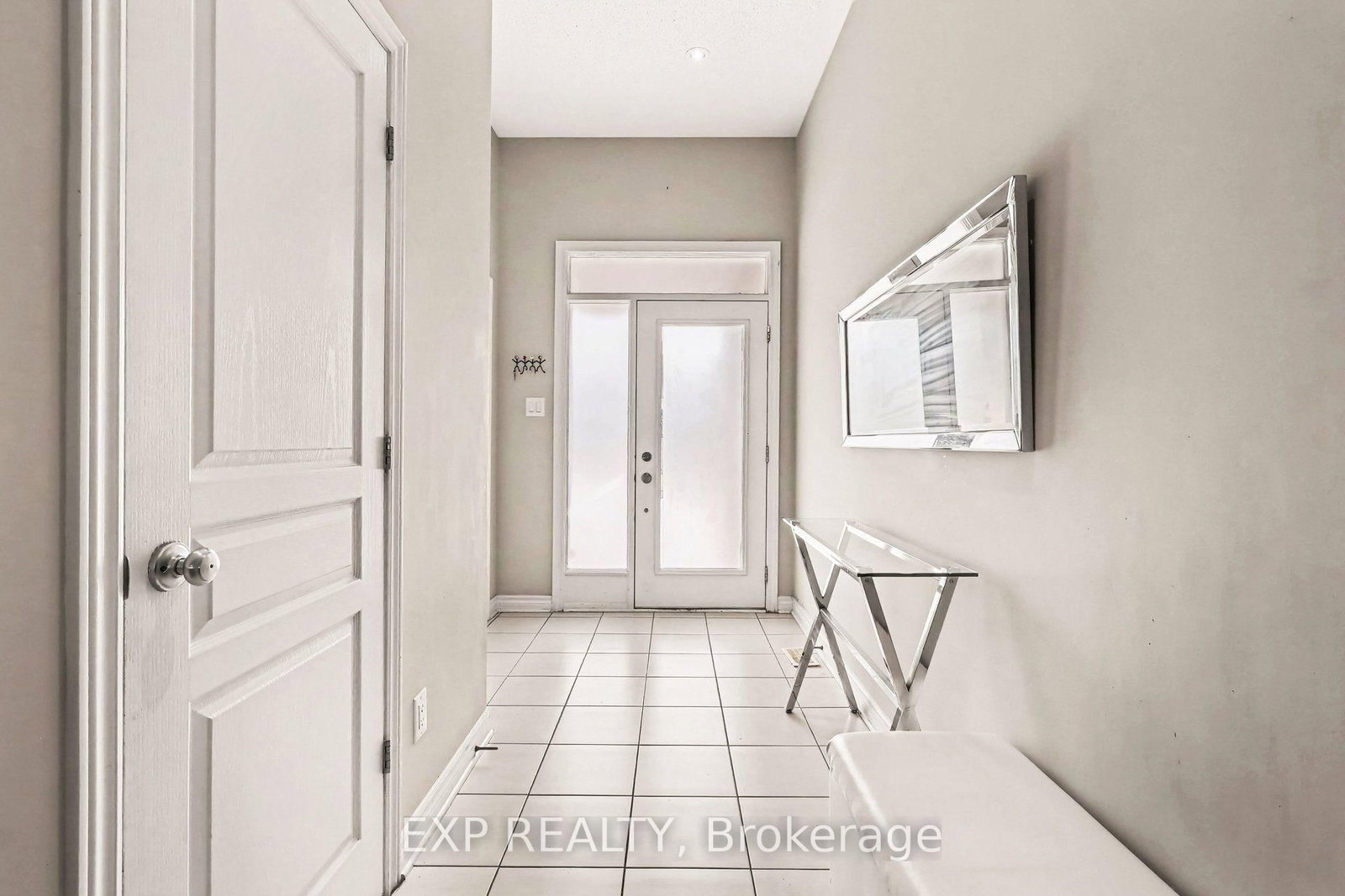 253 Shinleaf Crescent • Ottawa, ON photo 3