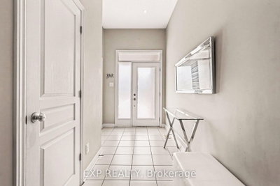 253 Shinleaf Crescent • Ottawa, ON photo 3