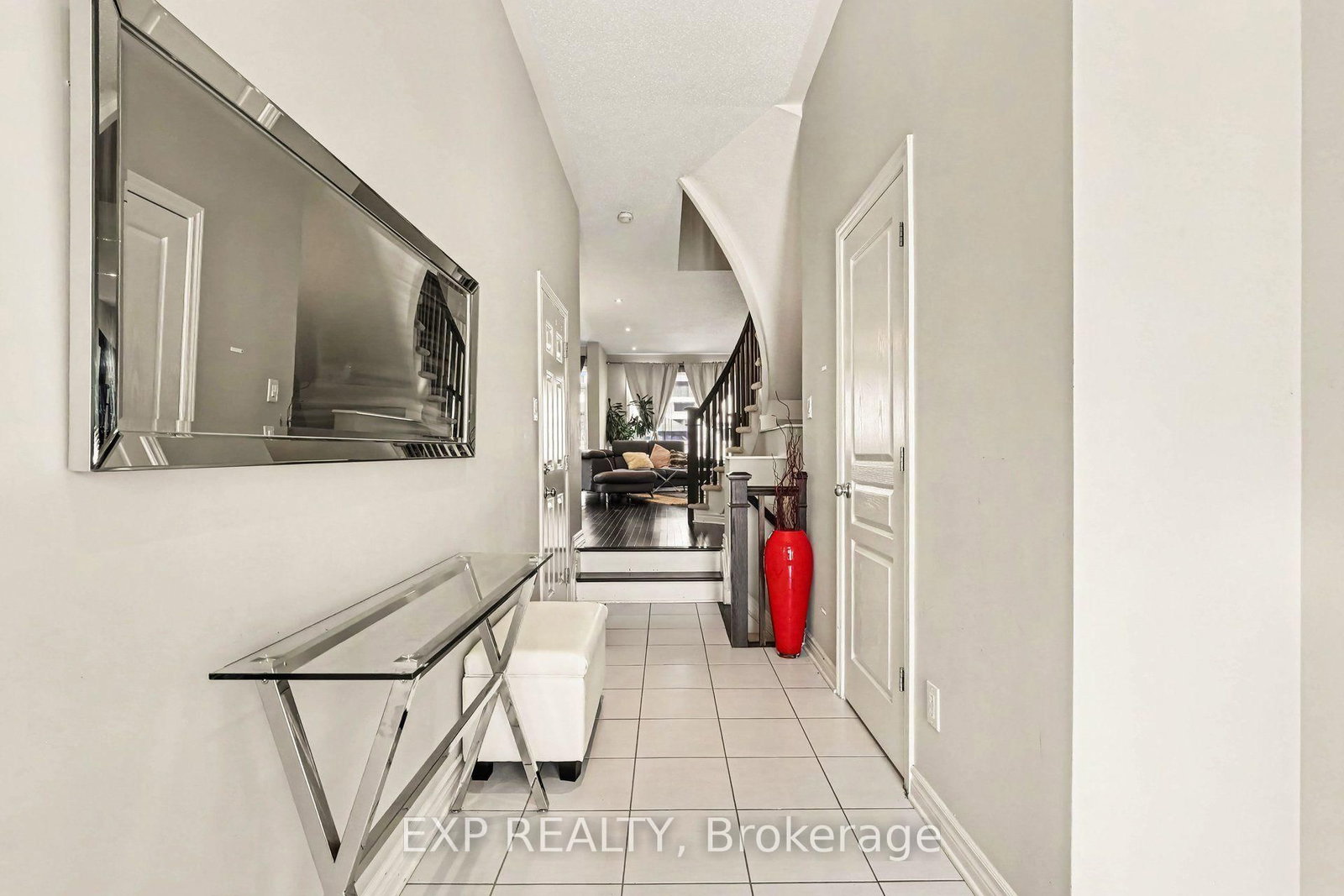 253 Shinleaf Crescent • Ottawa, ON photo 4