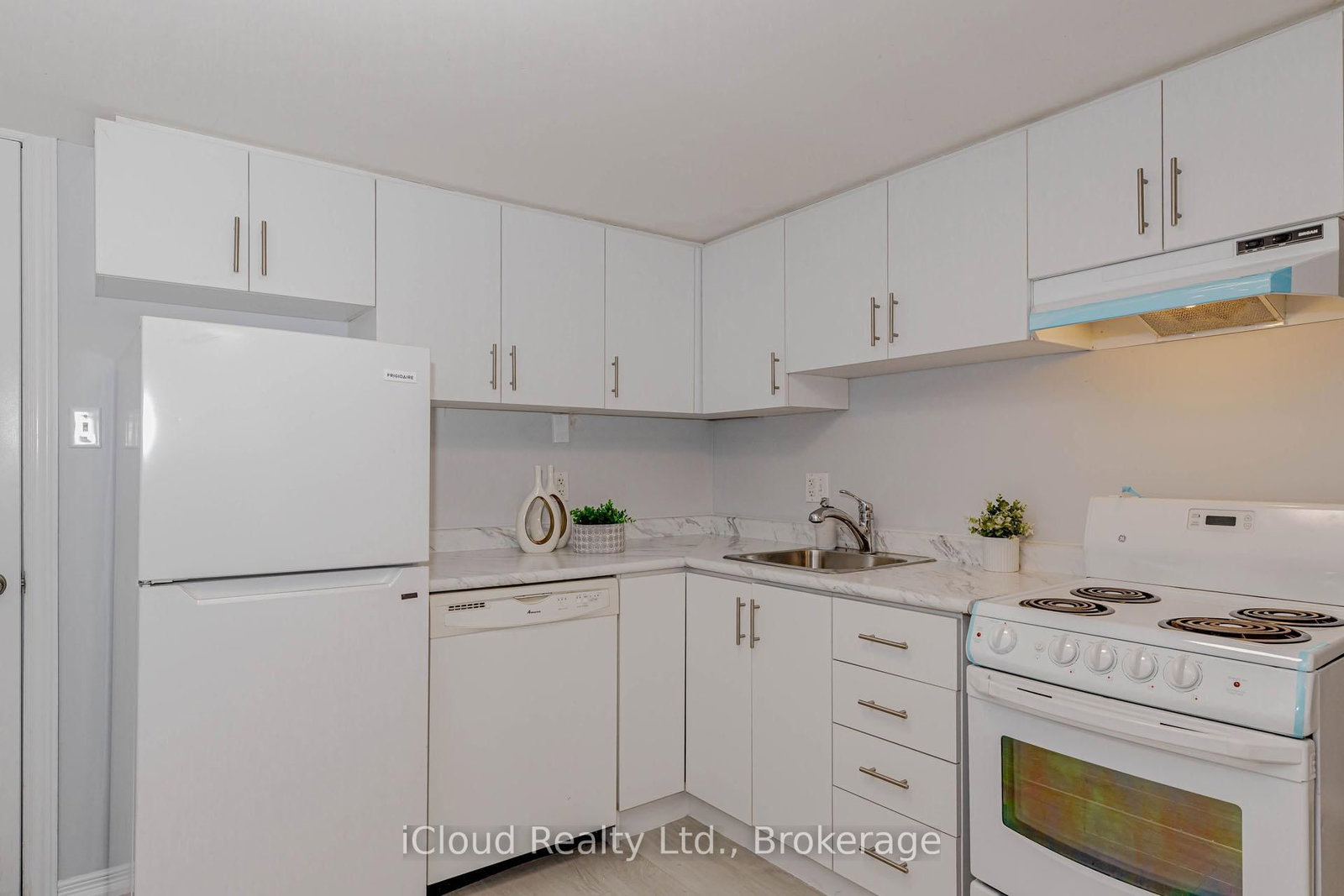 28 Hoffman Street • Kitchener, ON photo 37