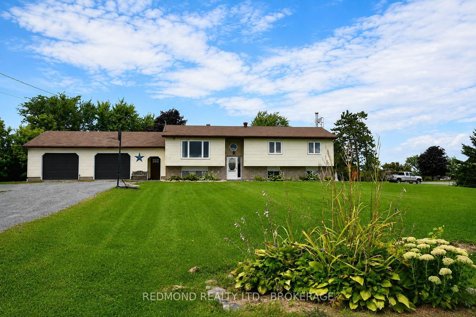 1991 Eden Grove Road • Front of Leeds & Seeleys Bay, ON photo 1