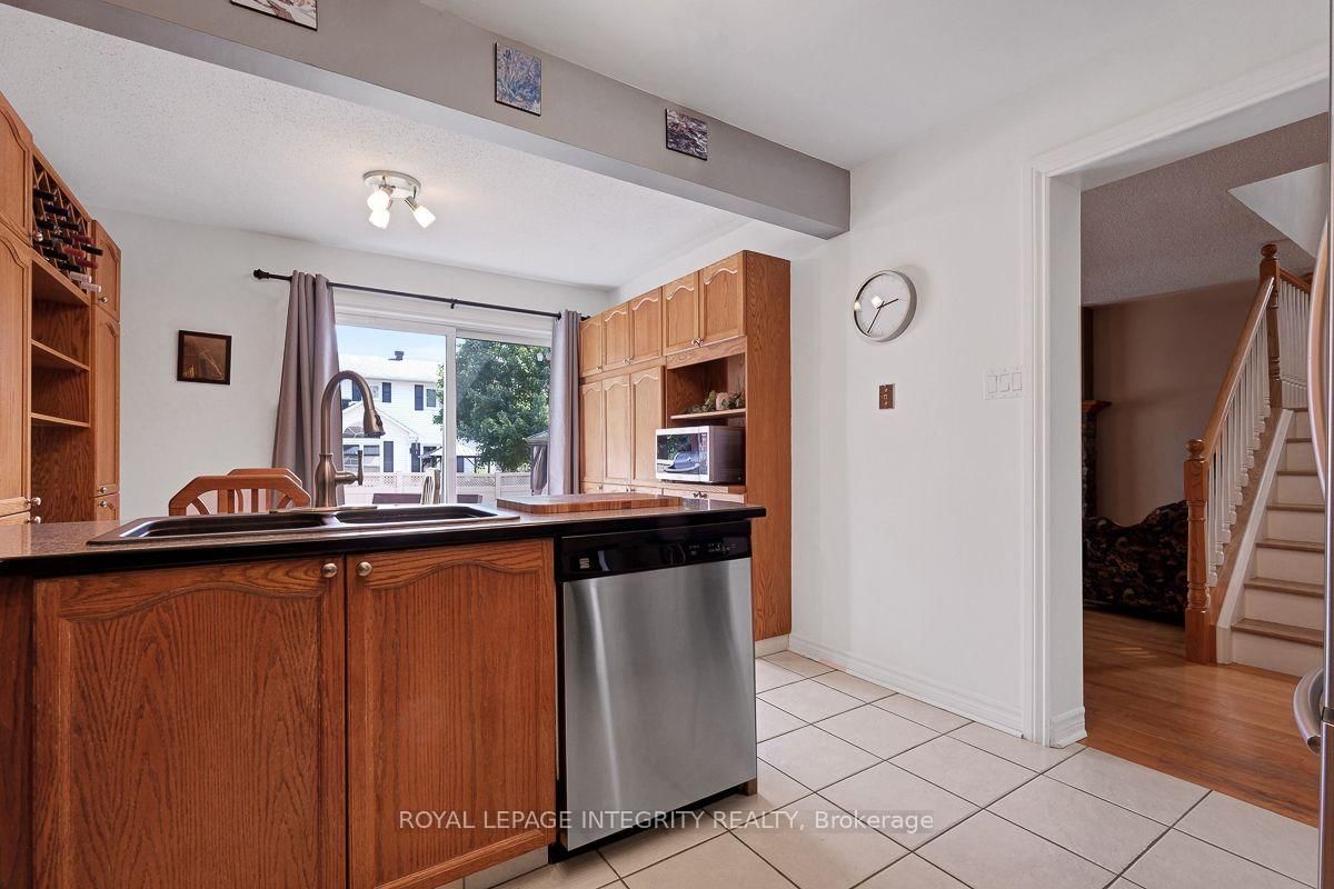 390 Oaklawn Crescent • Orleans, ON photo 17