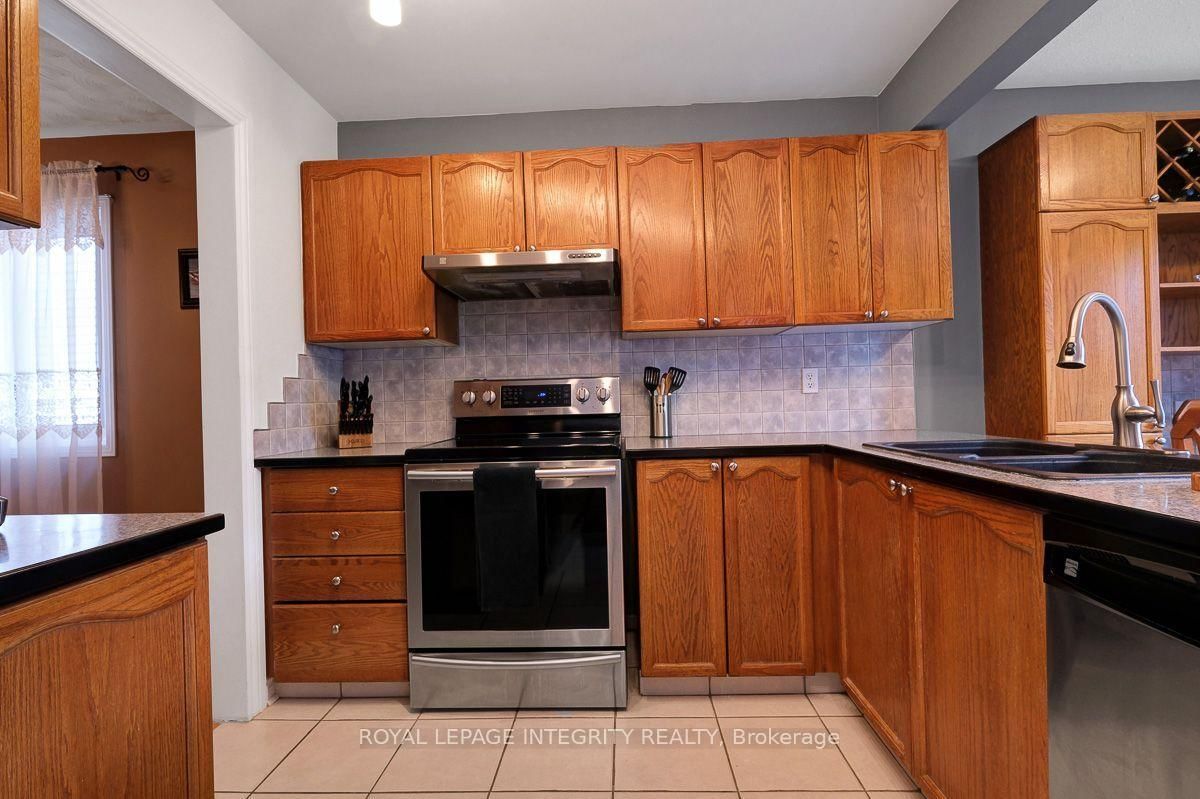 390 Oaklawn Crescent • Orleans, ON photo 18