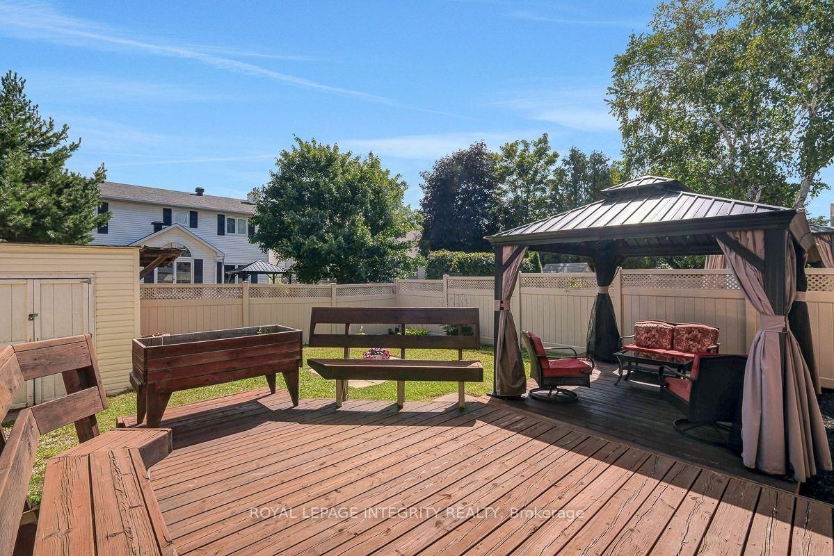 390 Oaklawn Crescent • Orleans, ON photo 42