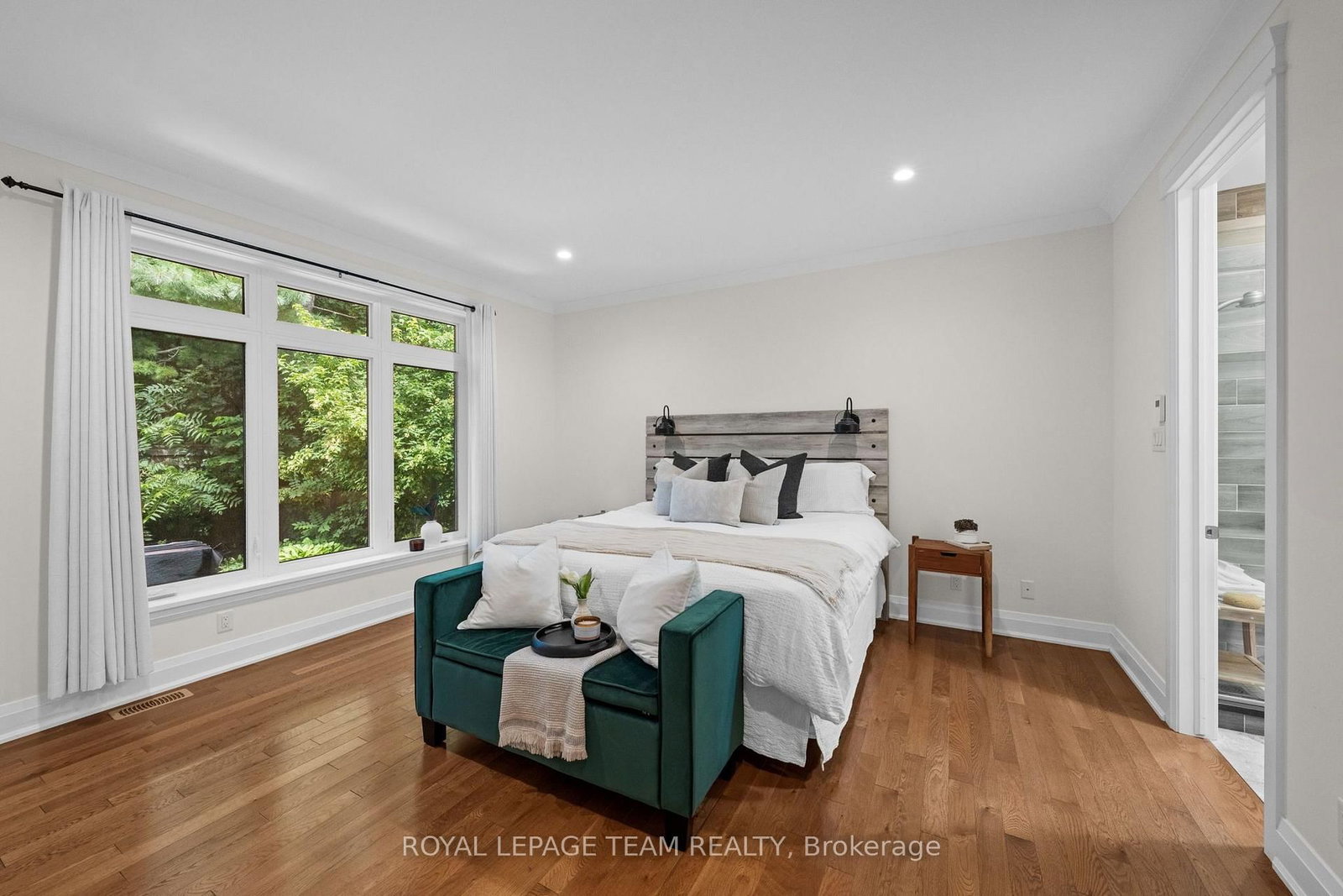 77 Juanita Avenue • Carp, ON photo 4