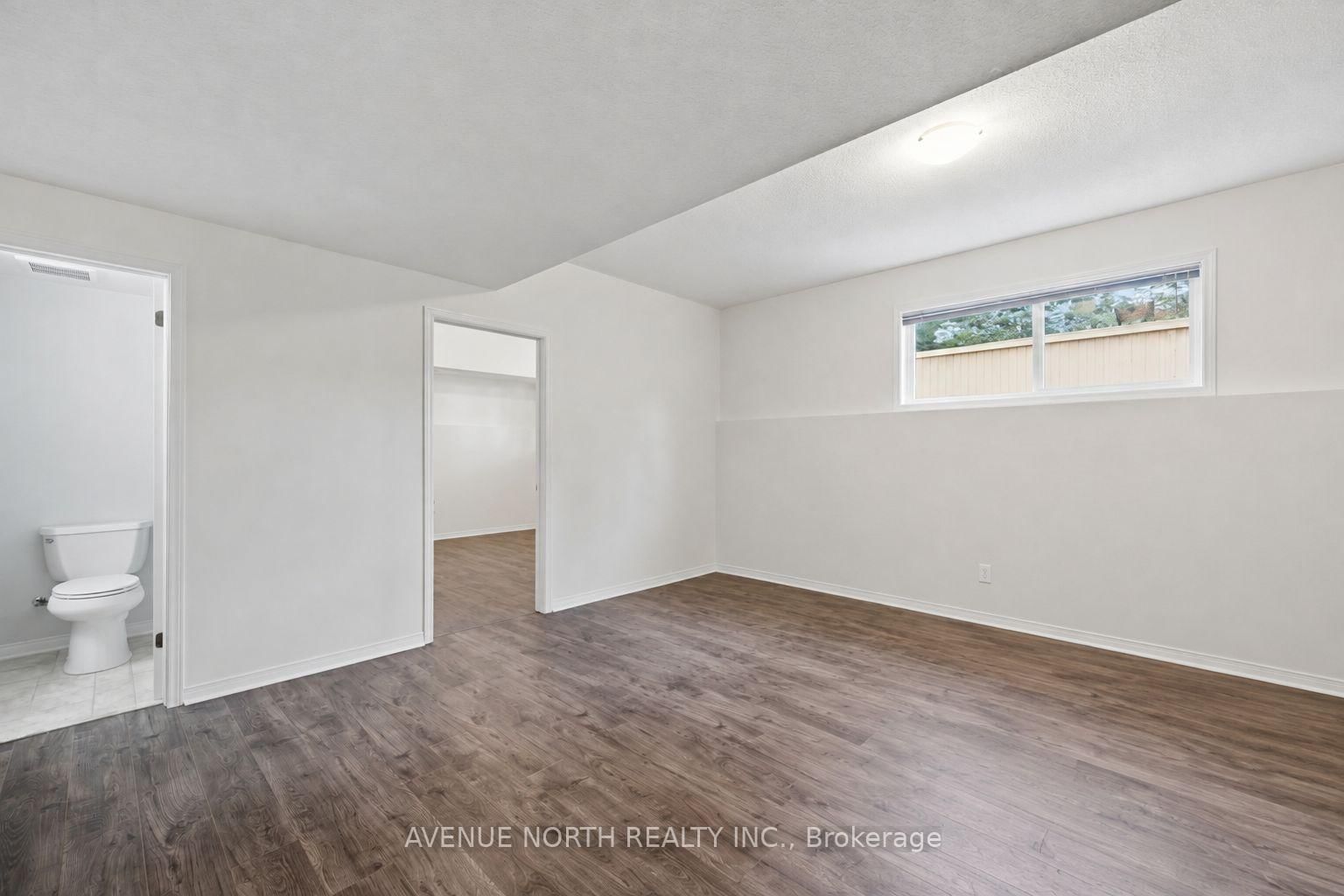 141 GLADEVIEW Private • Ottawa, ON photo 38
