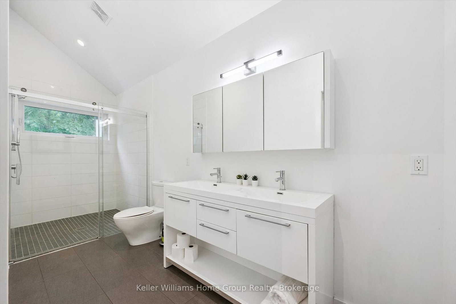 154 Ontario Street • Guelph, ON photo 21