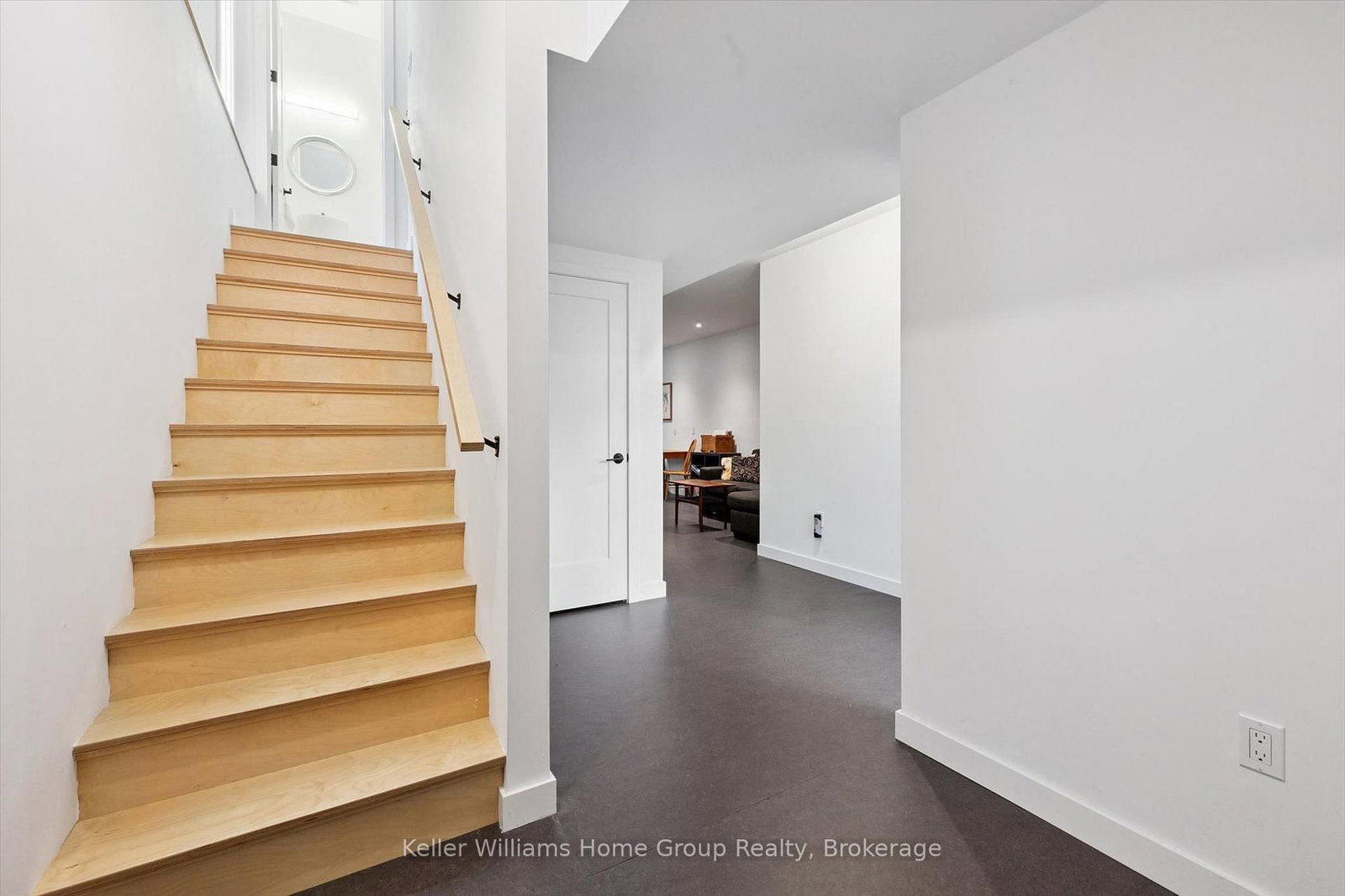 154 Ontario Street • Guelph, ON photo 25