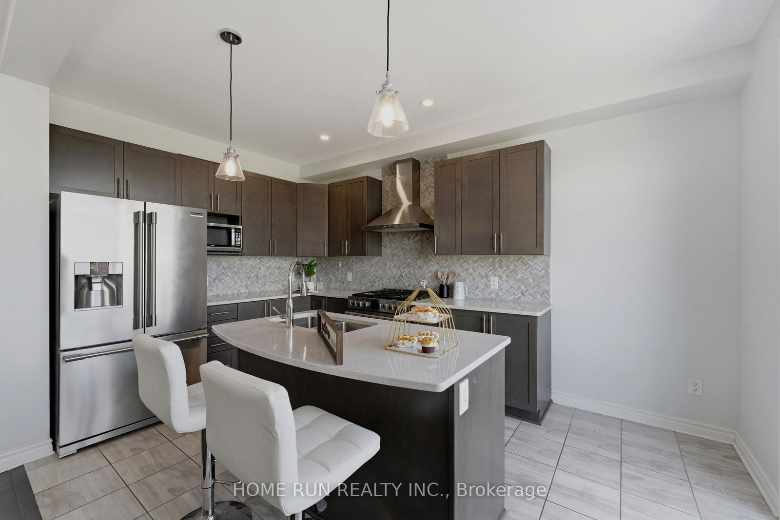 42 CLONFADDA Terrace • Ottawa, ON photo 11