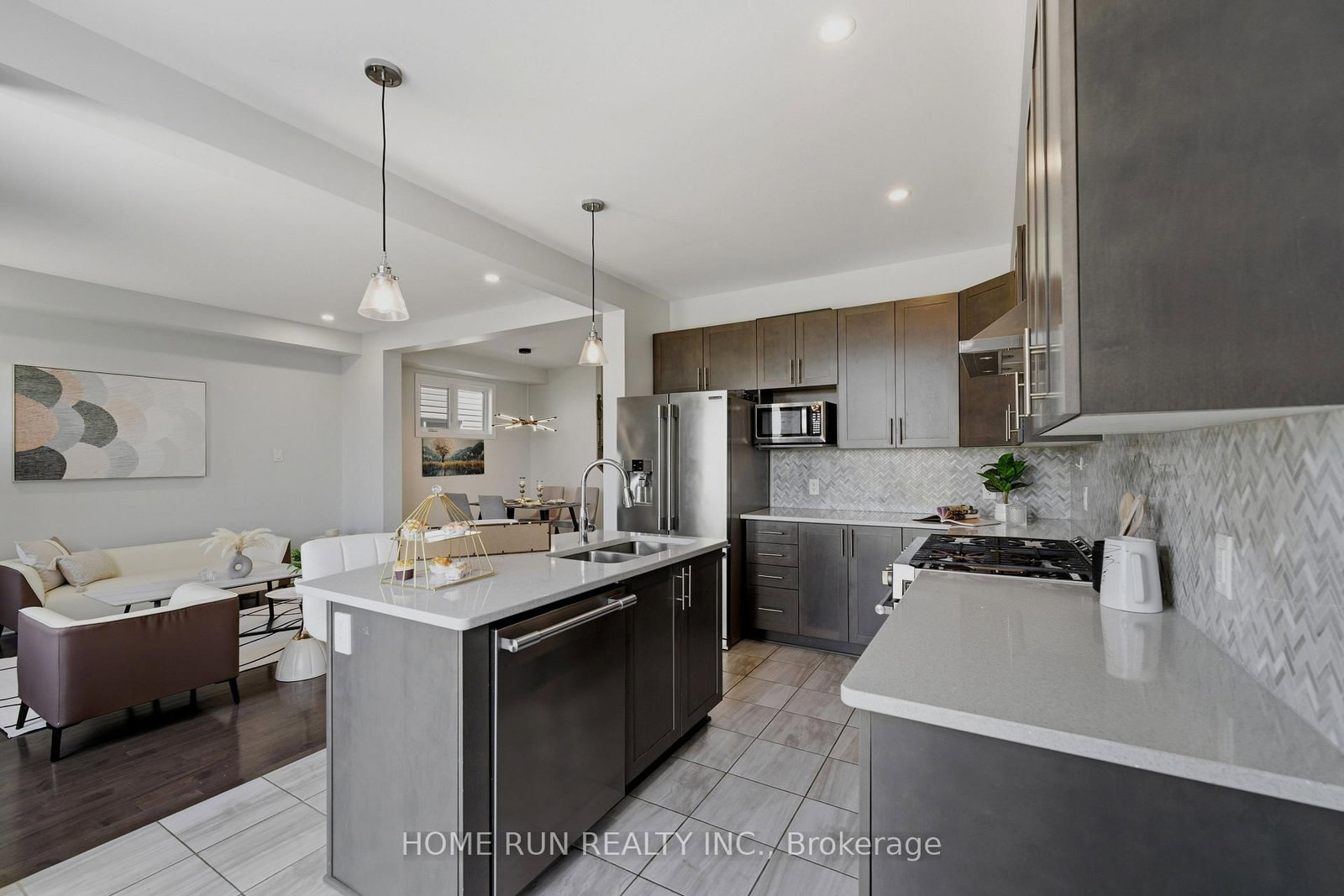 42 CLONFADDA Terrace • Ottawa, ON photo 12