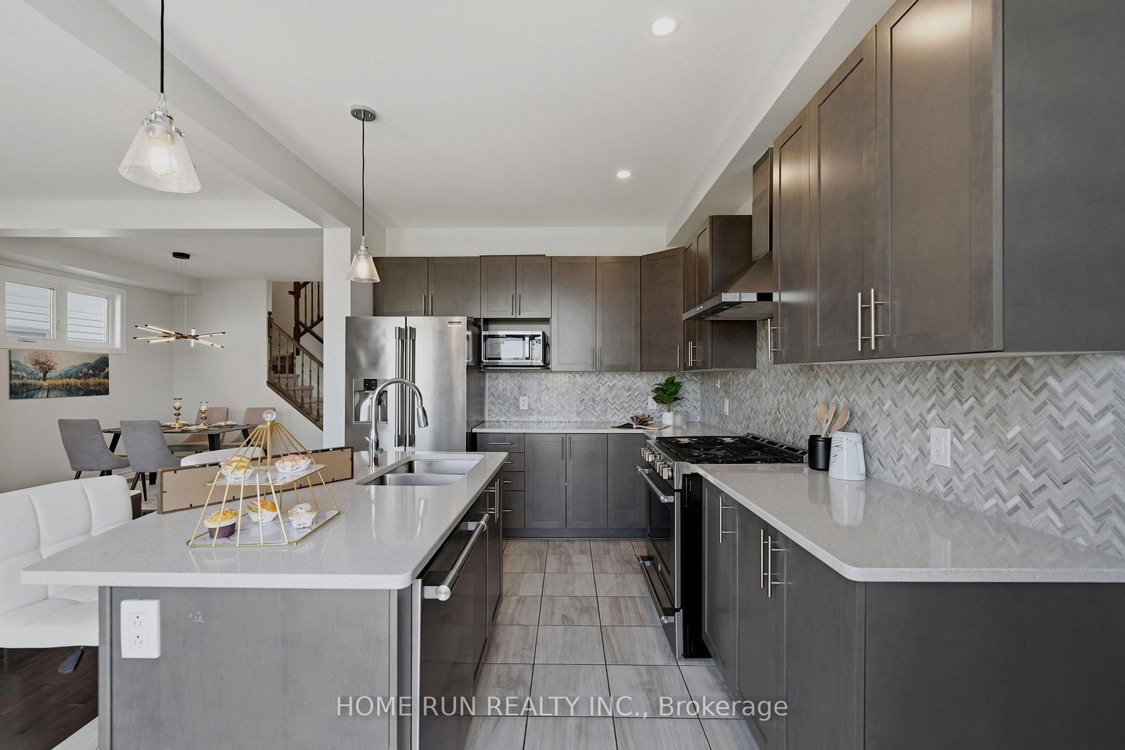 42 CLONFADDA Terrace • Ottawa, ON photo 13