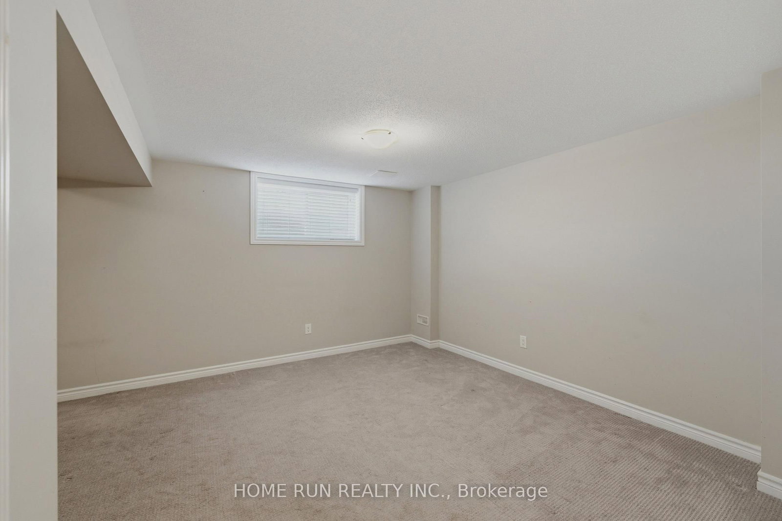 42 CLONFADDA Terrace • Ottawa, ON photo 28