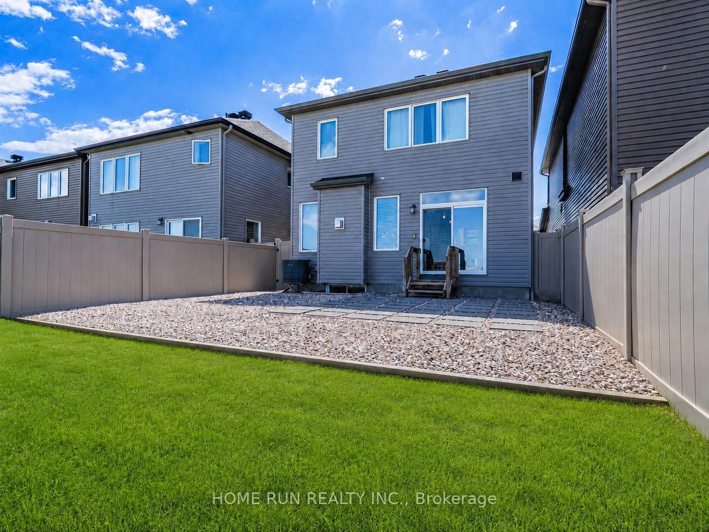 42 CLONFADDA Terrace • Ottawa, ON photo 31