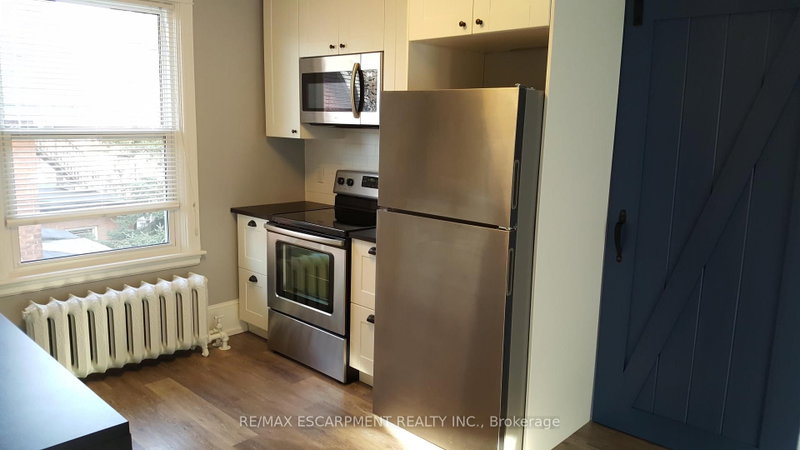 3 - 47 Sherman Avenue S