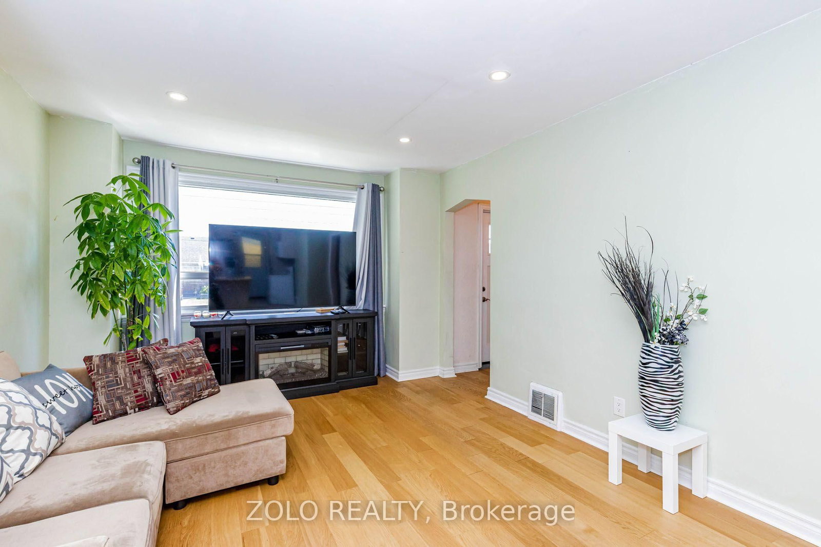 236 Parkdale Avenue S • Hamilton, ON photo 10